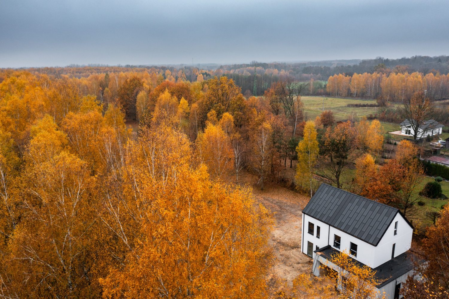 Realizacja zintegrowanego dachu fotowoltaicznego SOLROOF w Bolesławku